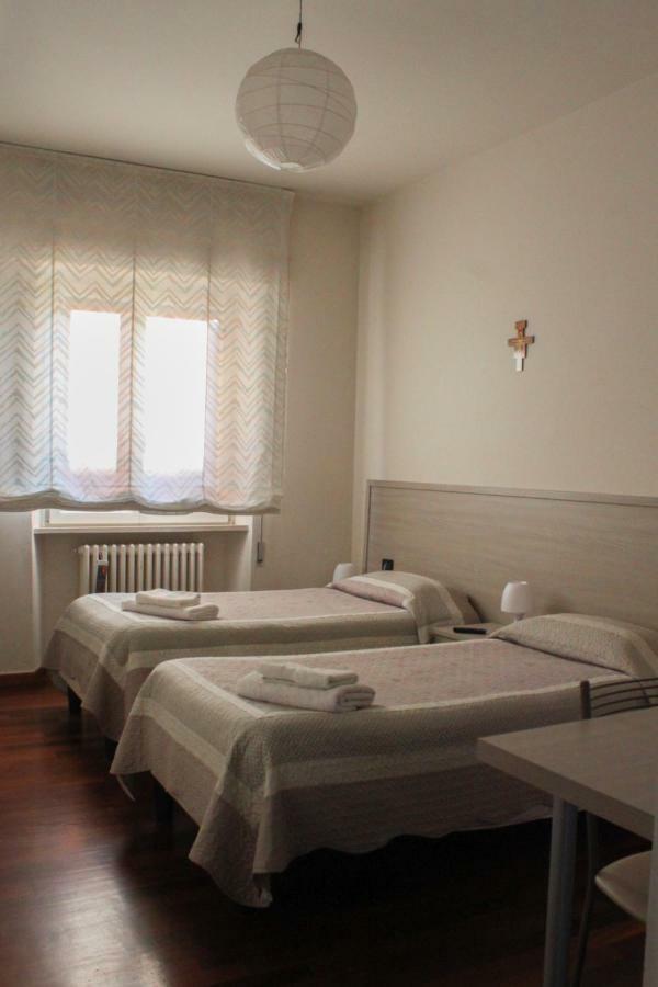 B&B Domus Benedicta Assisi Esterno foto